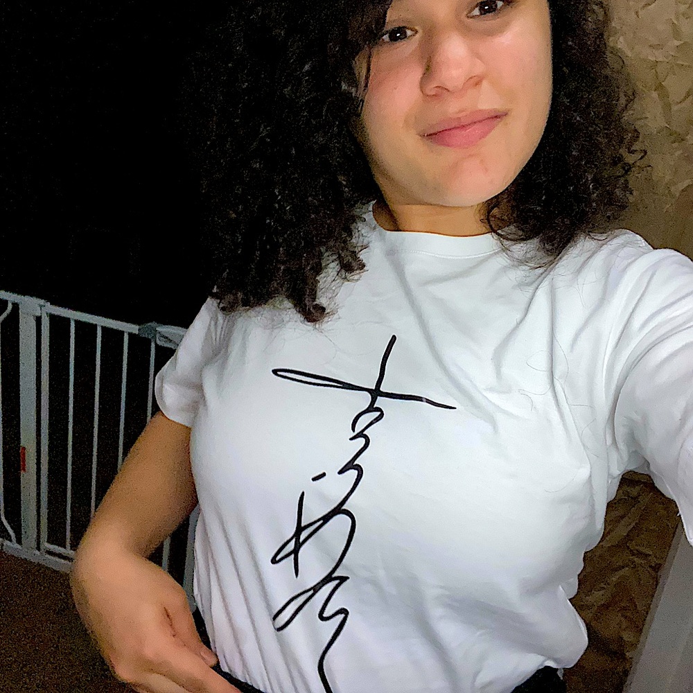 Jesús Cross Print Women T-Shirt